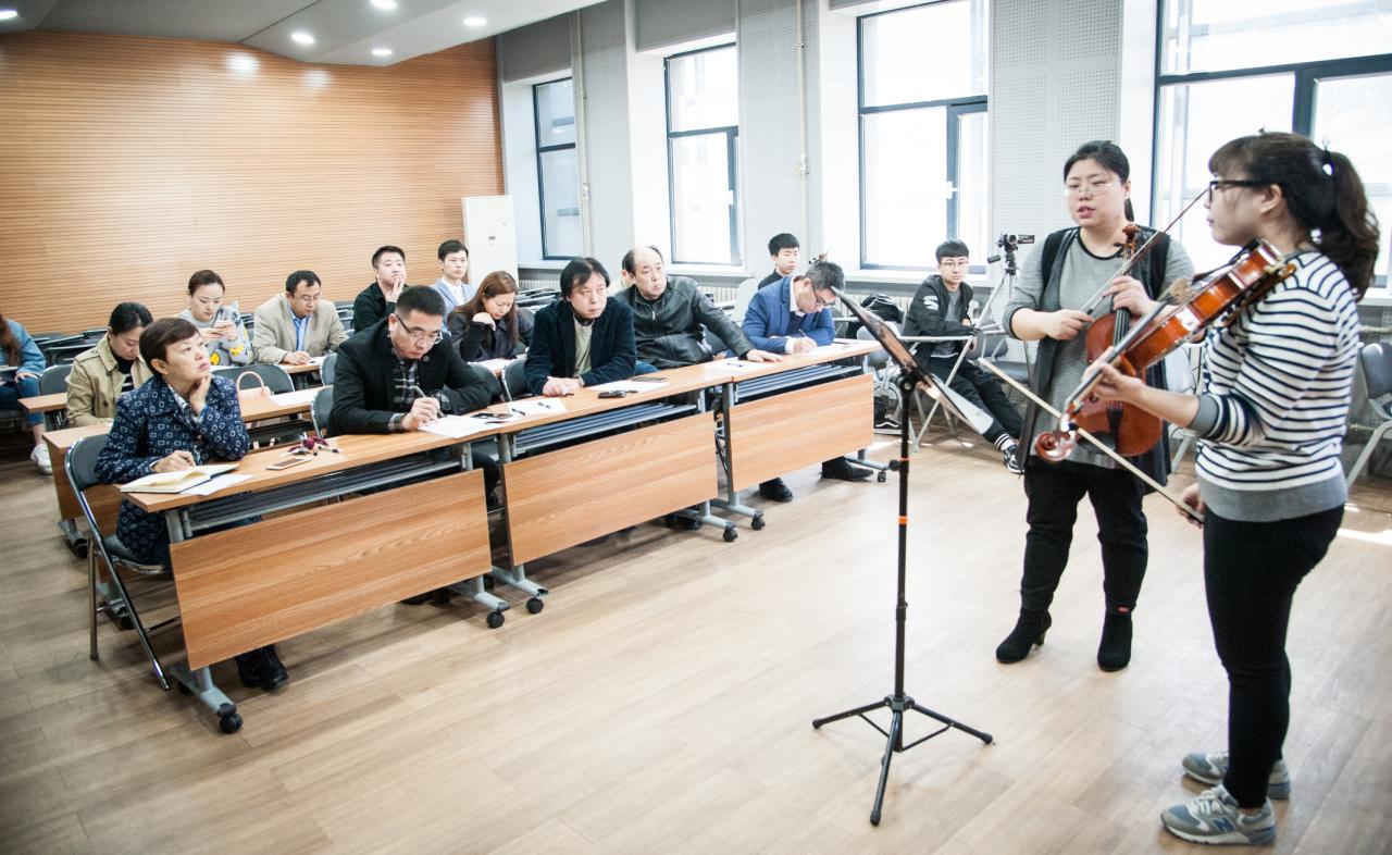 8音乐学院“敬业修德，立足三尺讲台”党员精品课纪实（二）4.jpg